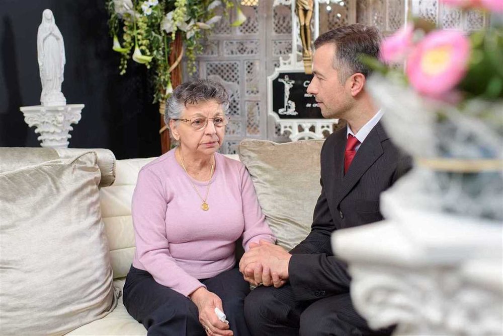 How To Talk To Your Loved Ones About Funeral Pre-Planning